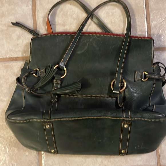 Beautiful Dooney and Bourke Smith Tote - Picture 2 of 7